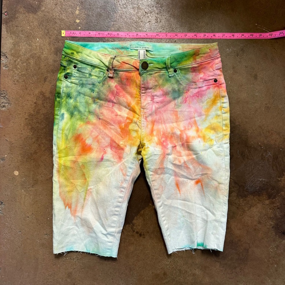 Life‎ In Progress Tie Dye Denim Capri Shorts Raw Hem Colorful Size 30